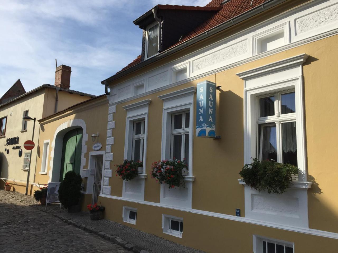 Pension & Sauna Am Lorenz Calbe Eksteriør bilde